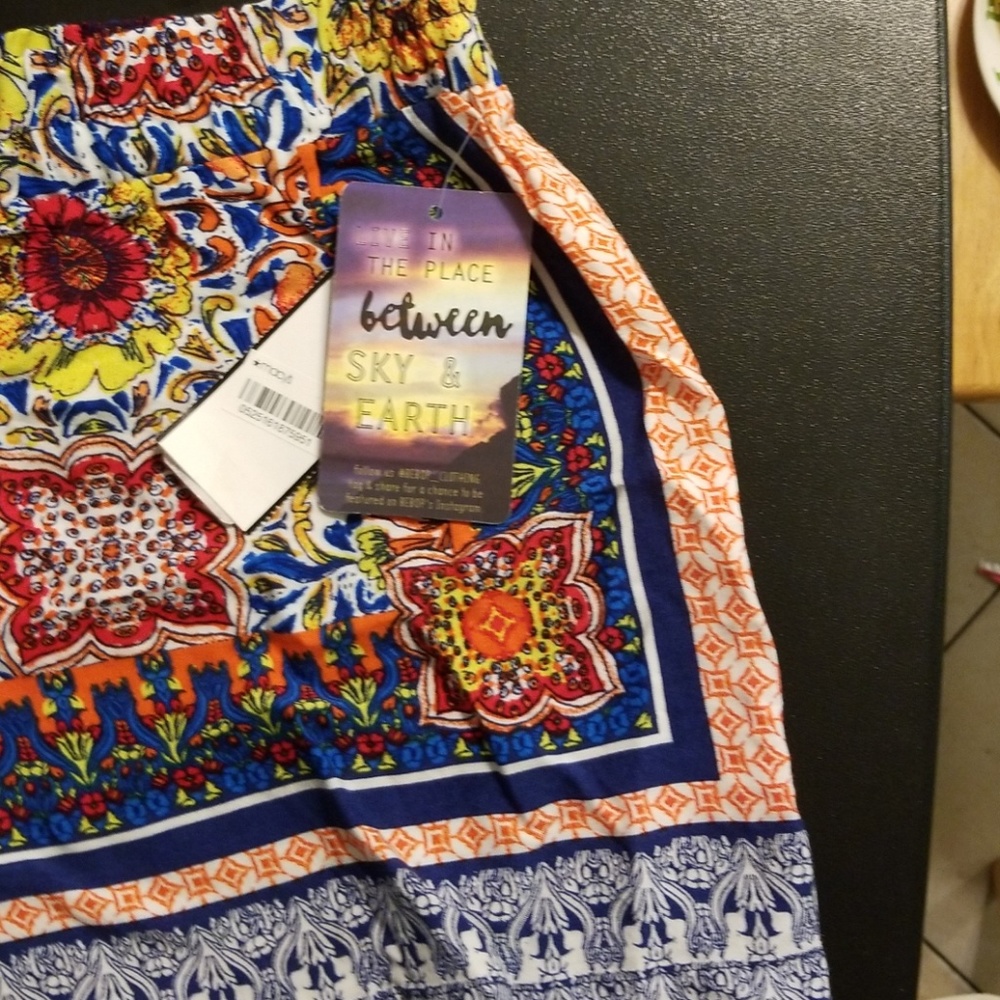 Shorts - Picture 2 of 3
